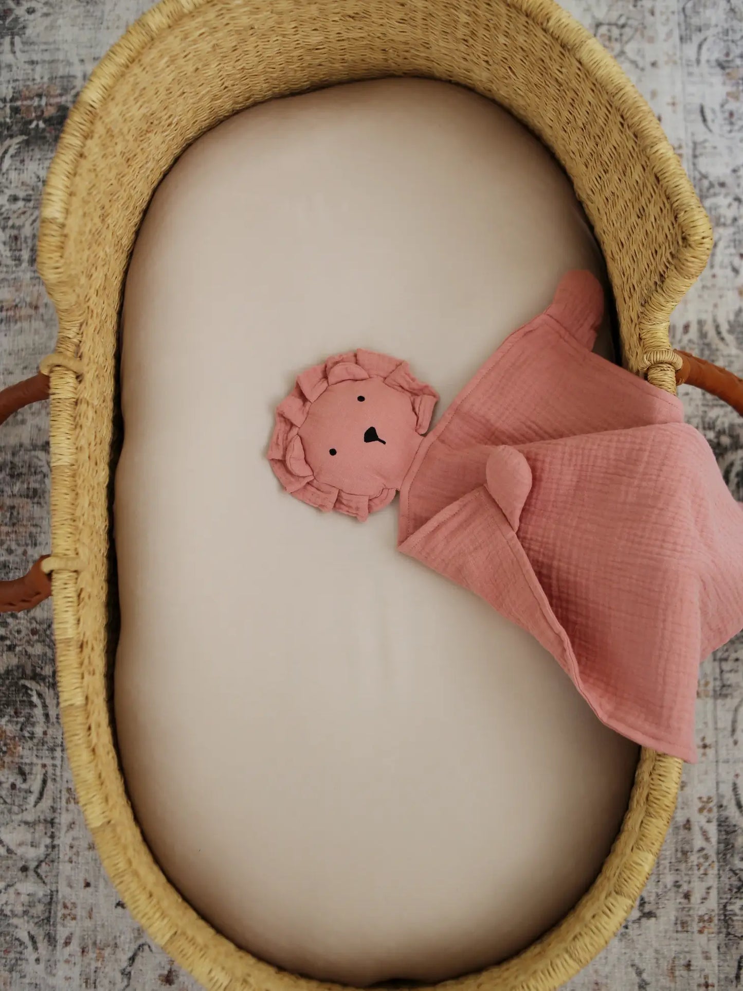 Marlowe & Co - Lion Lovey Blanket in Assorted Colors