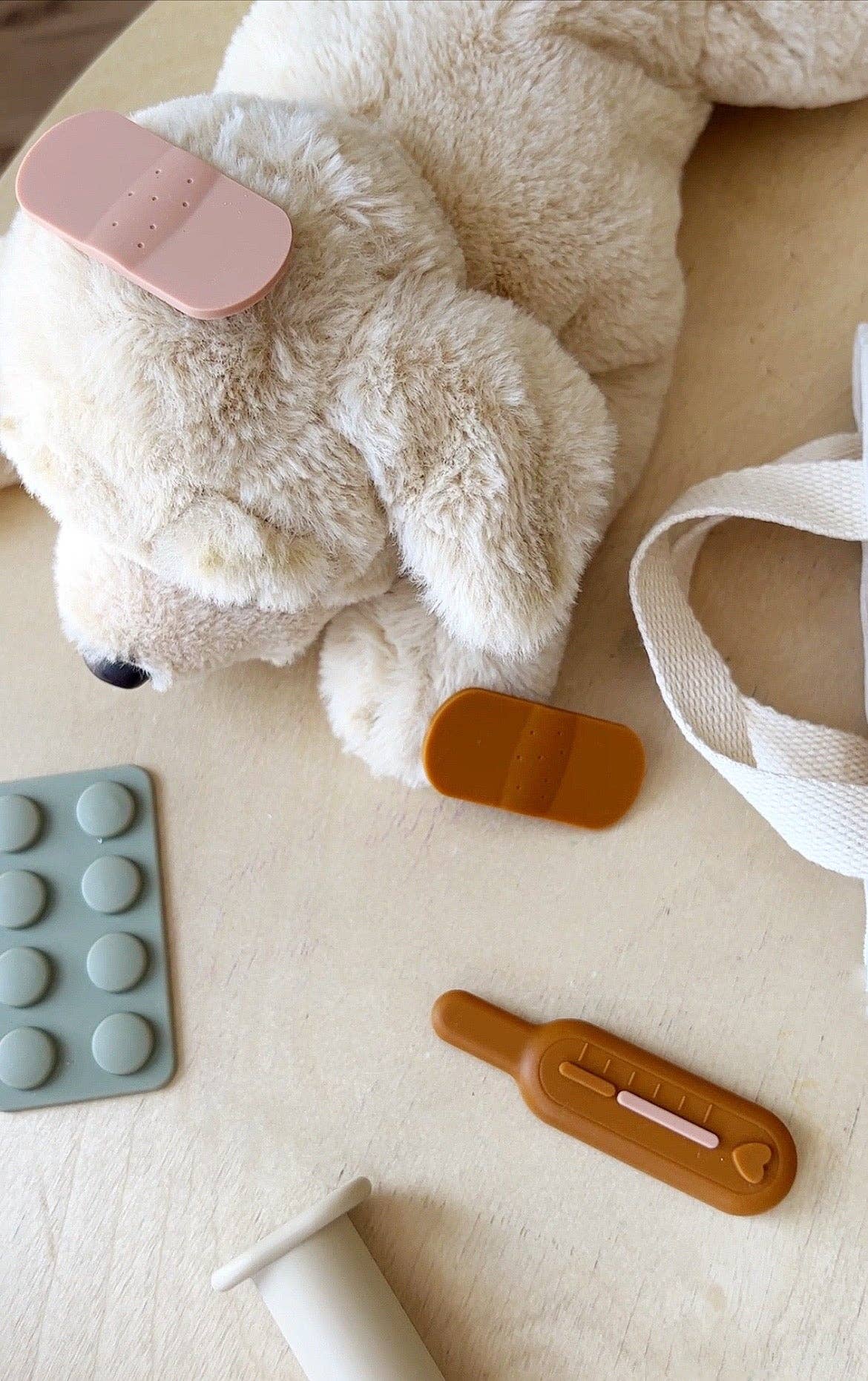 Marlowe & Co - Sand Multi Mix Doctor Kit Playset