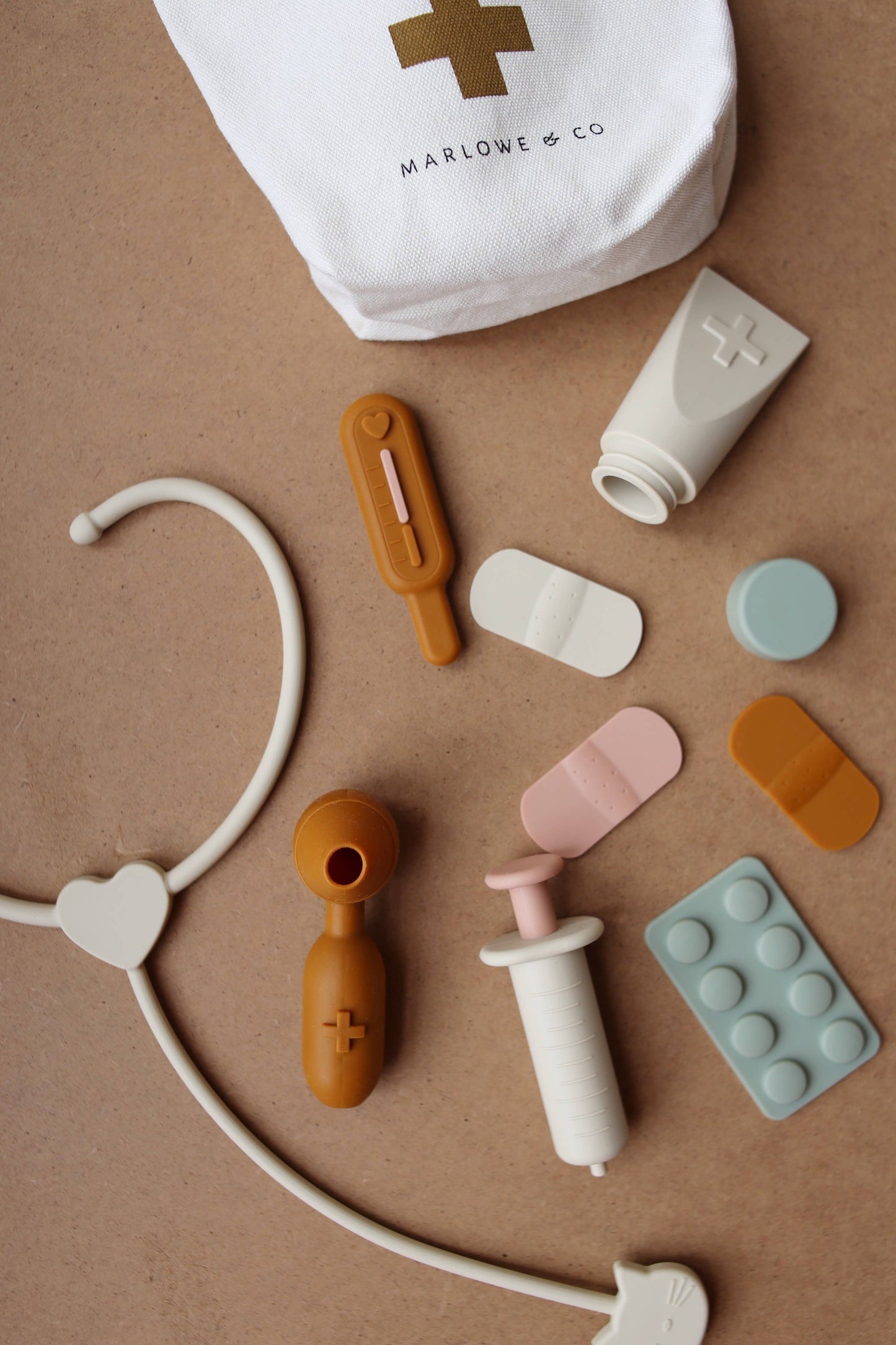 Marlowe & Co - Sand Multi Mix Doctor Kit Playset
