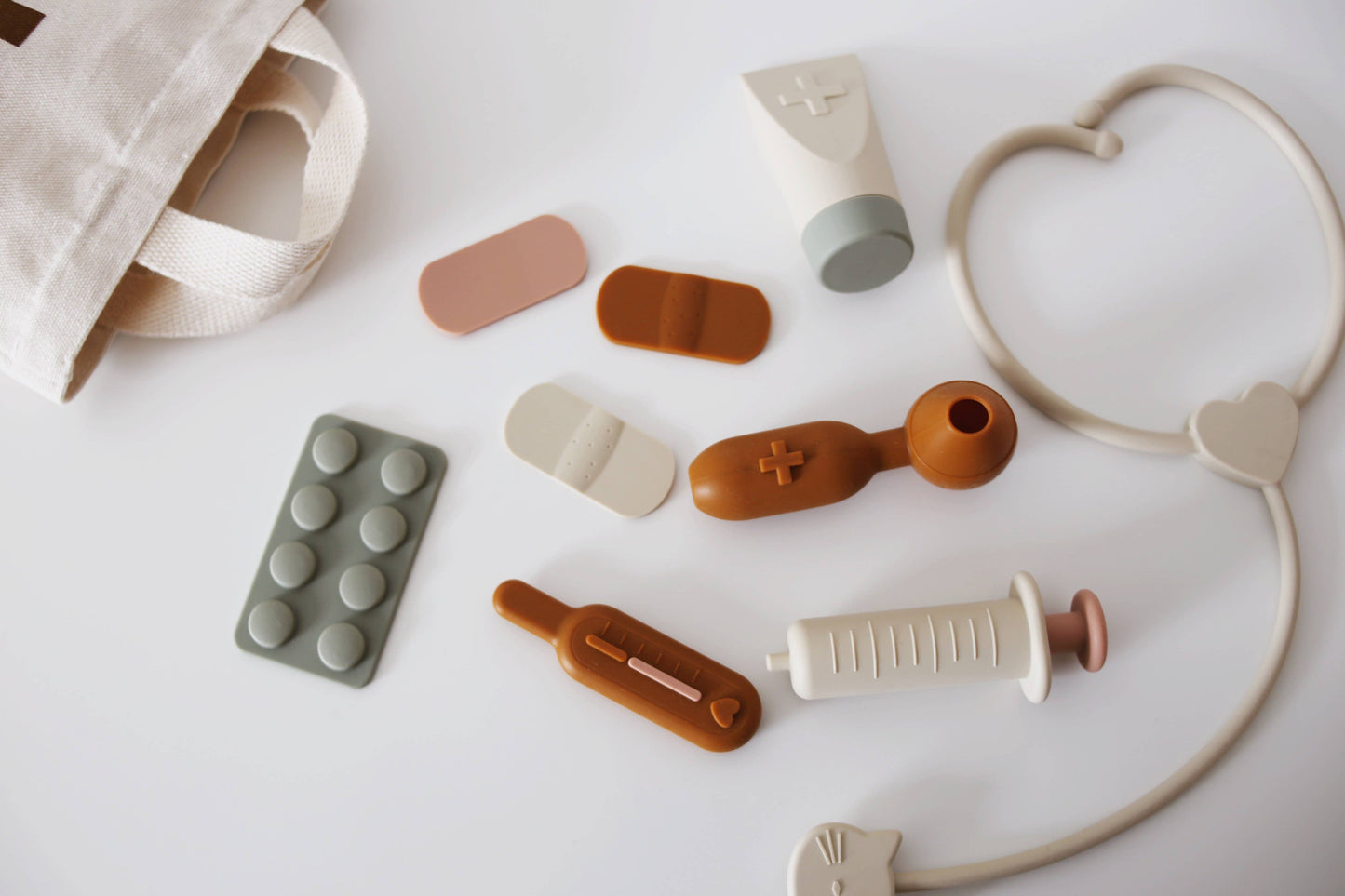 Marlowe & Co - Sand Multi Mix Doctor Kit Playset