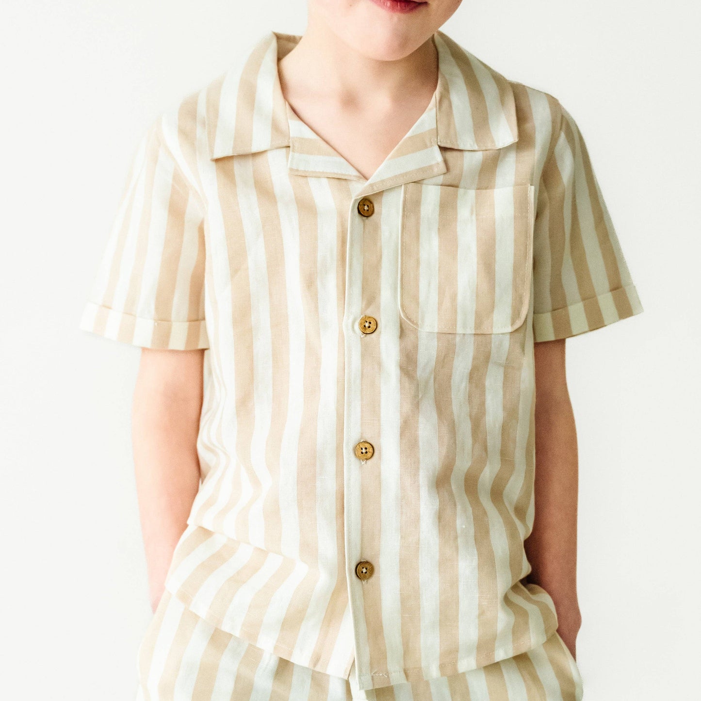Makemake Organics - Organic Shirt and Shorts Set - Beige Stripes