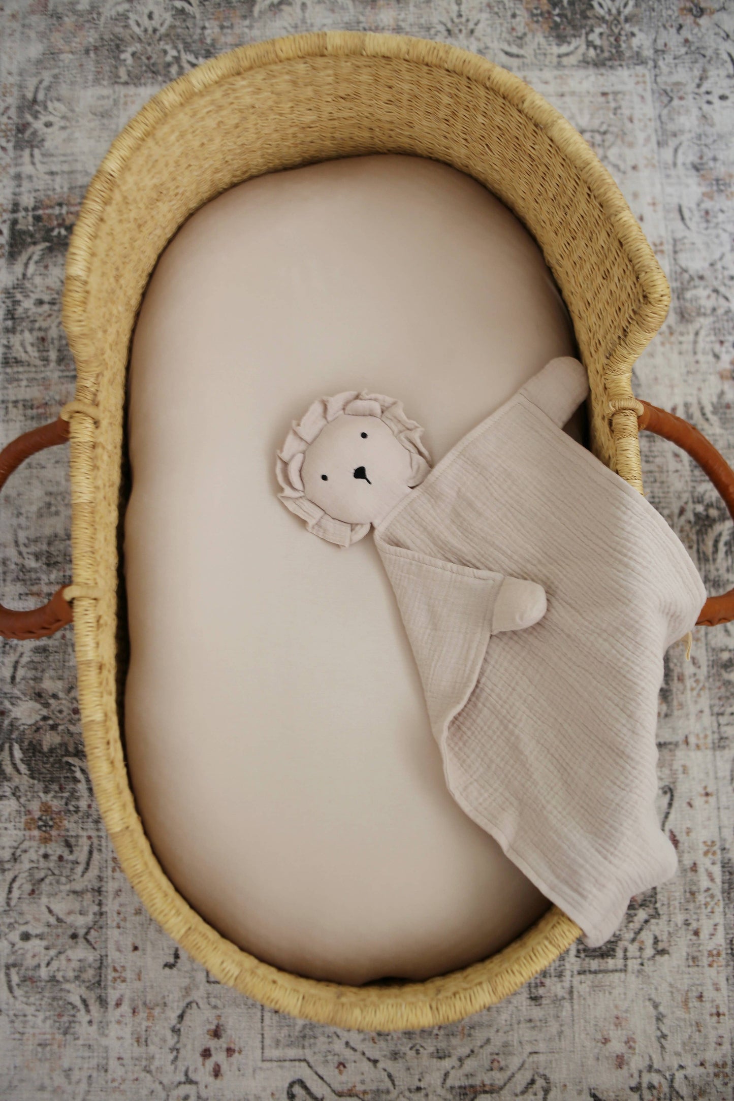 Marlowe & Co - Lion Lovey Blanket in Assorted Colors