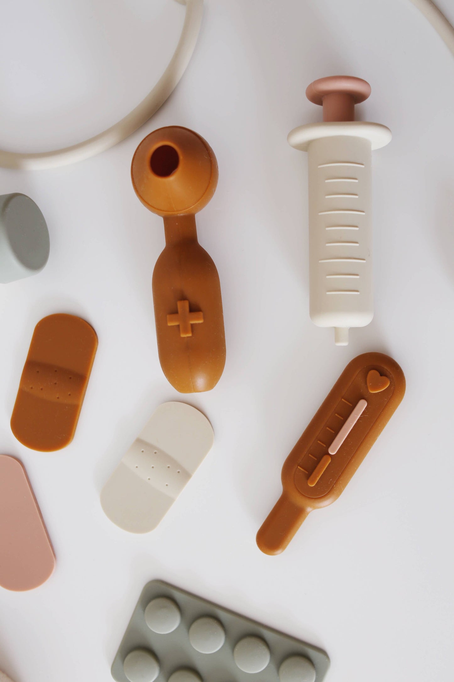 Marlowe & Co - Sand Multi Mix Doctor Kit Playset